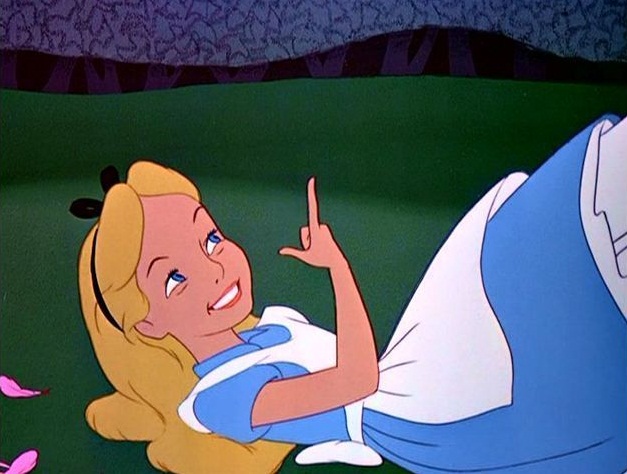 cena particularmente engraçada de Alice in Wonderland da Disney